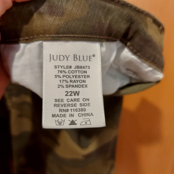 Judy Blue camouflage denim jeans distressed plus size 22 perfect condition - Picture 11 of 12